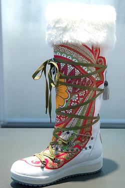 Farbenfrohe Schneeschuhe von Snoboot